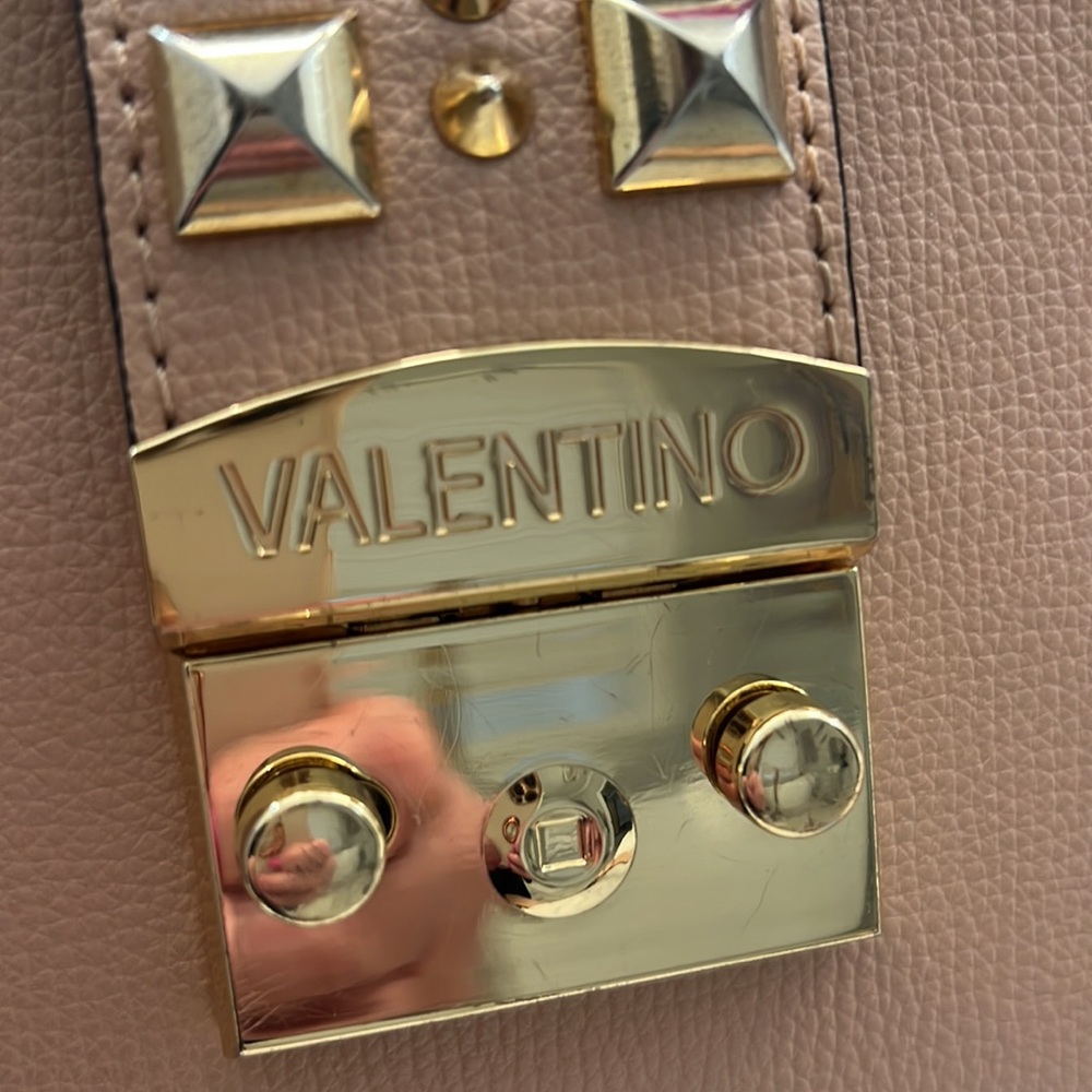 VALENTINO Kiki Rockstud Pebbled  Leather Crossbody Pink - Picture 6 of 8